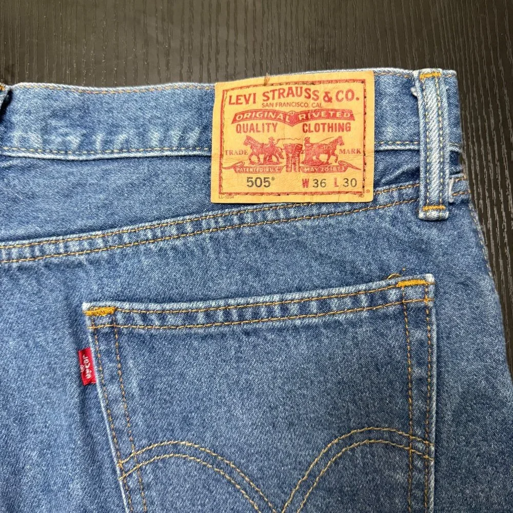 Vintage Levi's 505 Jeans Men's 36x30 Medium Wash Relaxed Fit Stretch Denim